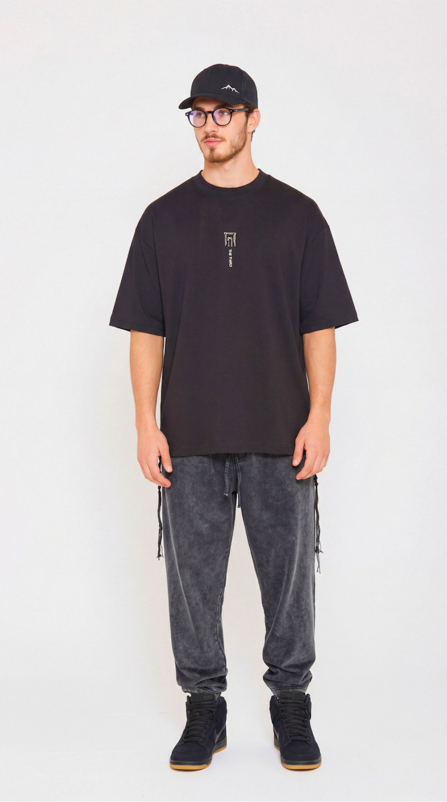 Temple of Hope oversize tzitzit shirt in black - front | 613 by MitzvahArt