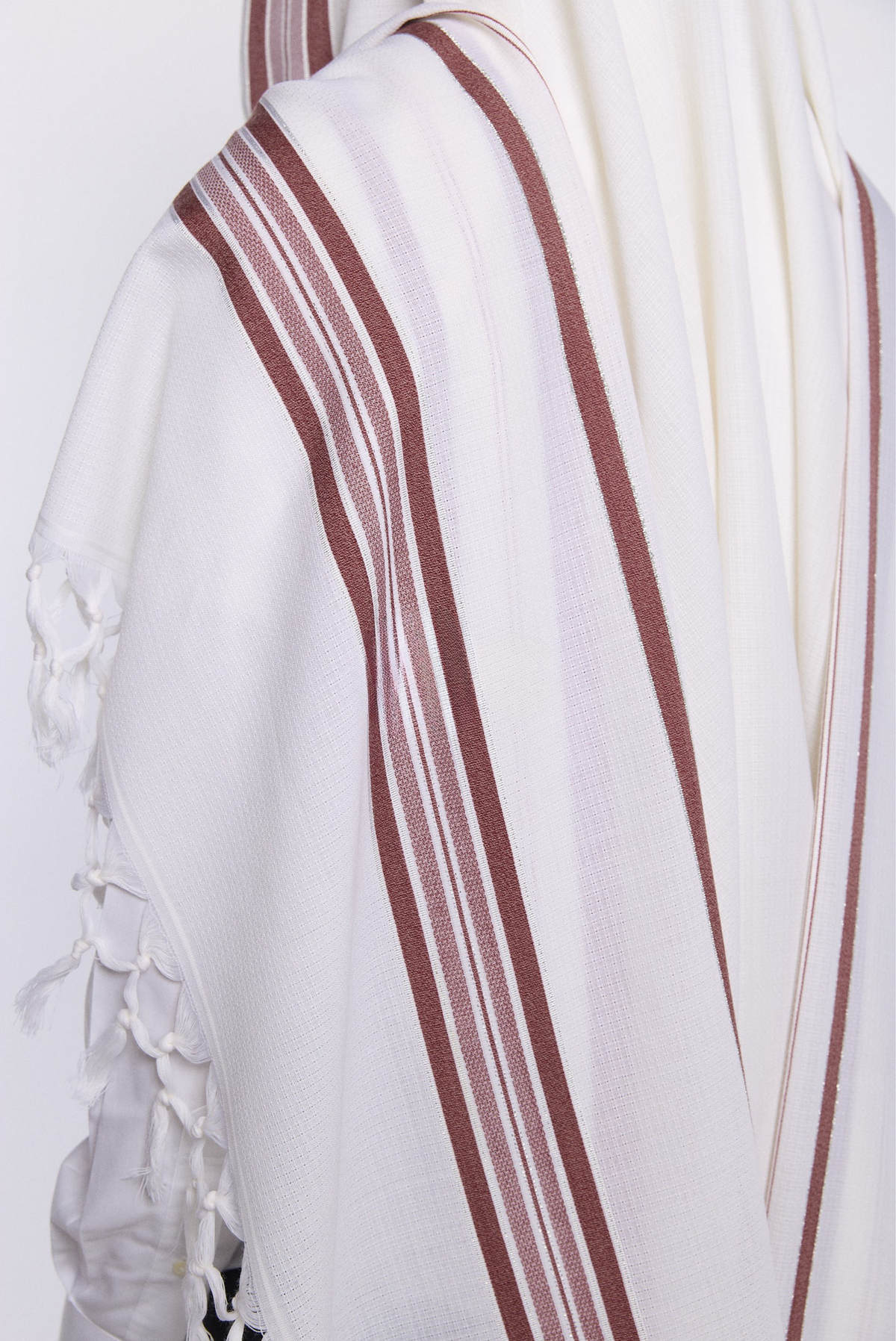 Hallel Tallis - Burgundy Melange