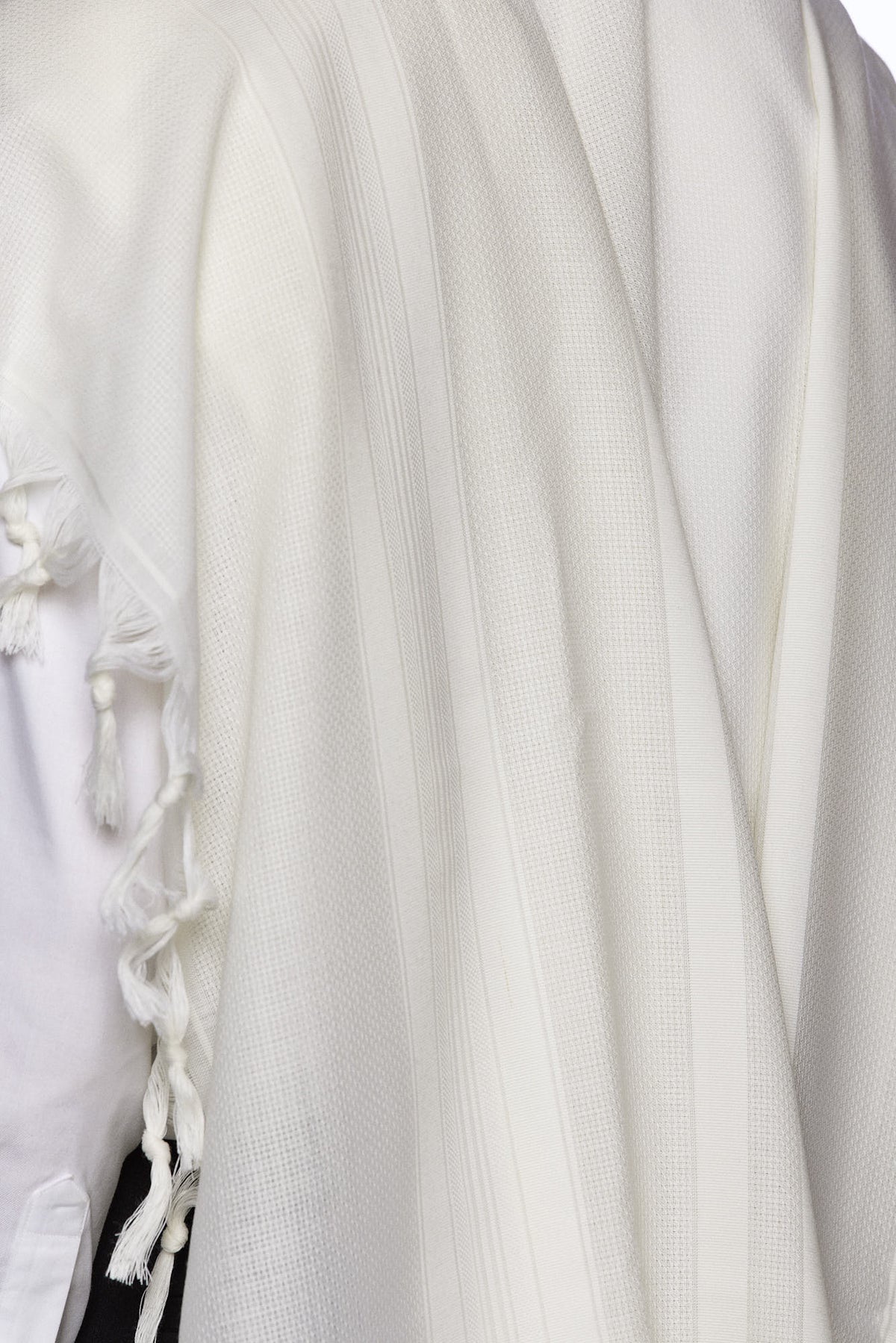 Mofet "Lamenatzeach" Wool Tallit β Classic Edition