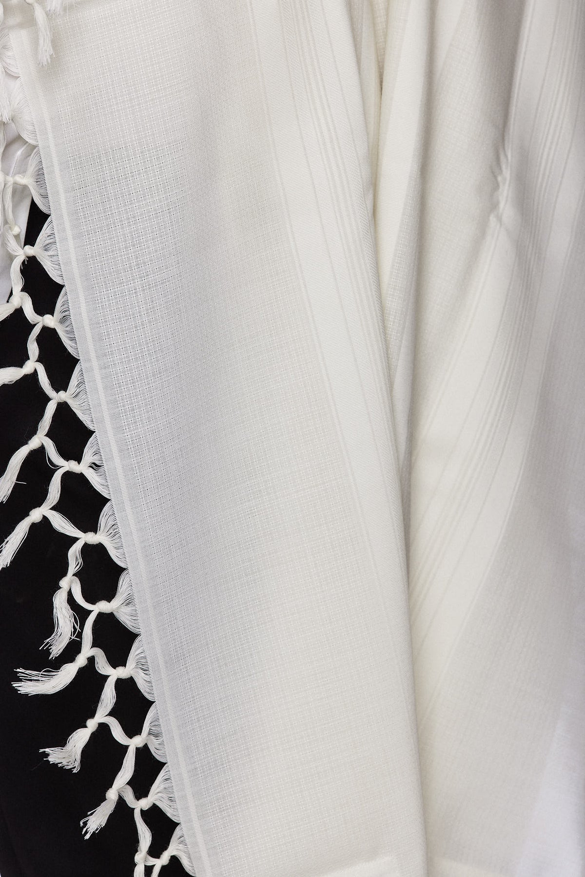 Musaf Wool Tallit – Premium Handwoven Edition
