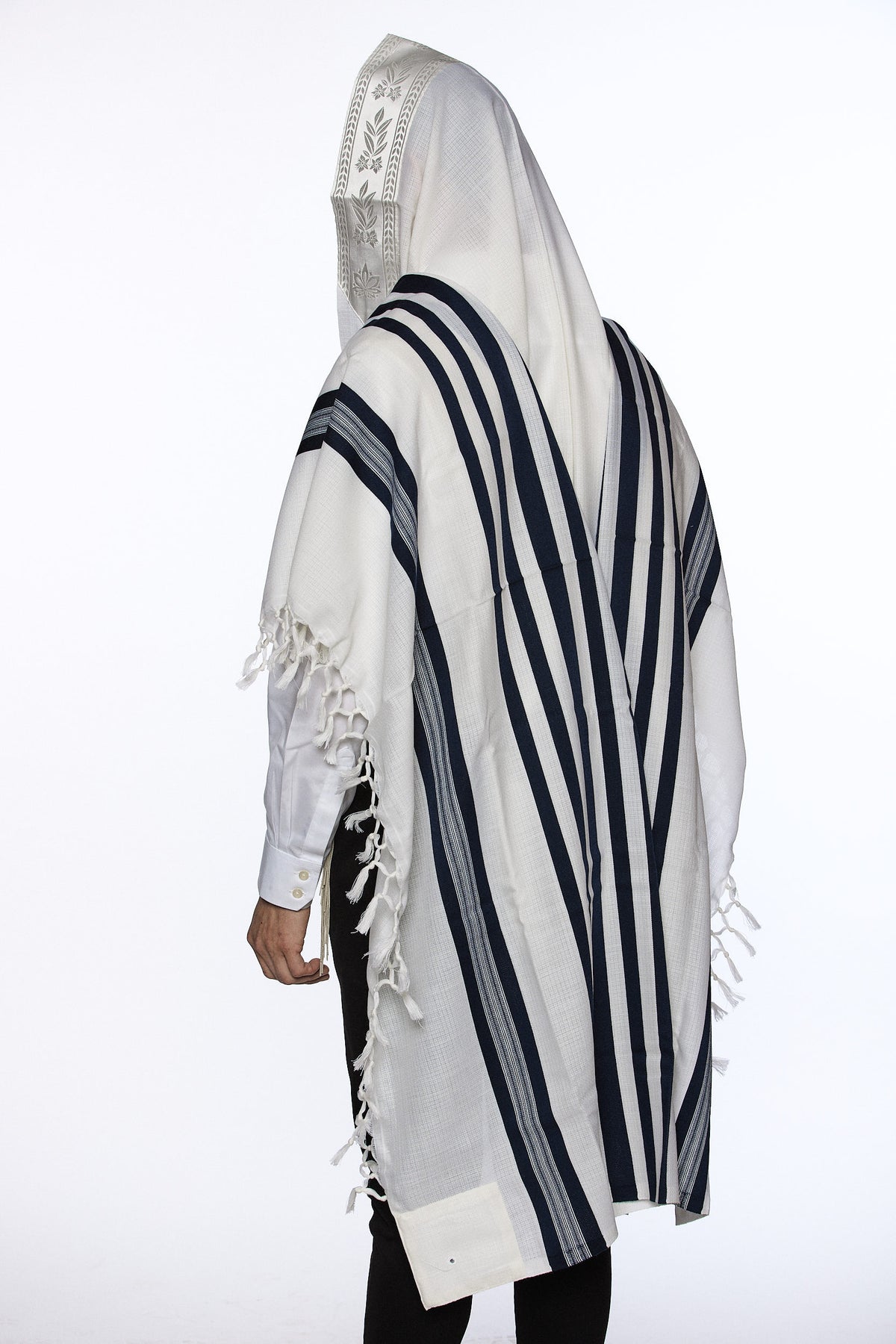 Musaf Wool Tallit – Premium Handwoven Edition
