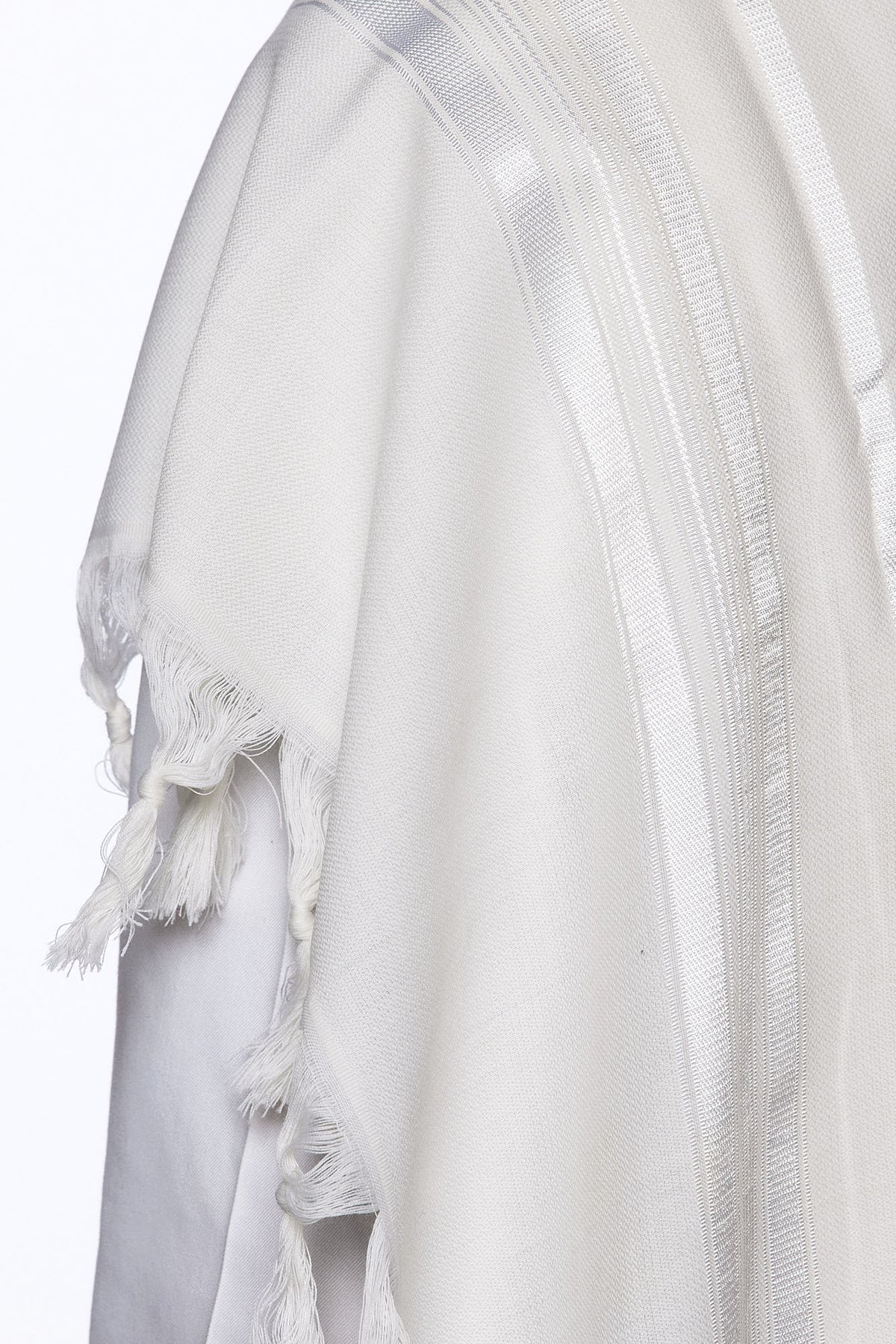Mofet "Yishtabach" Wool Tallit