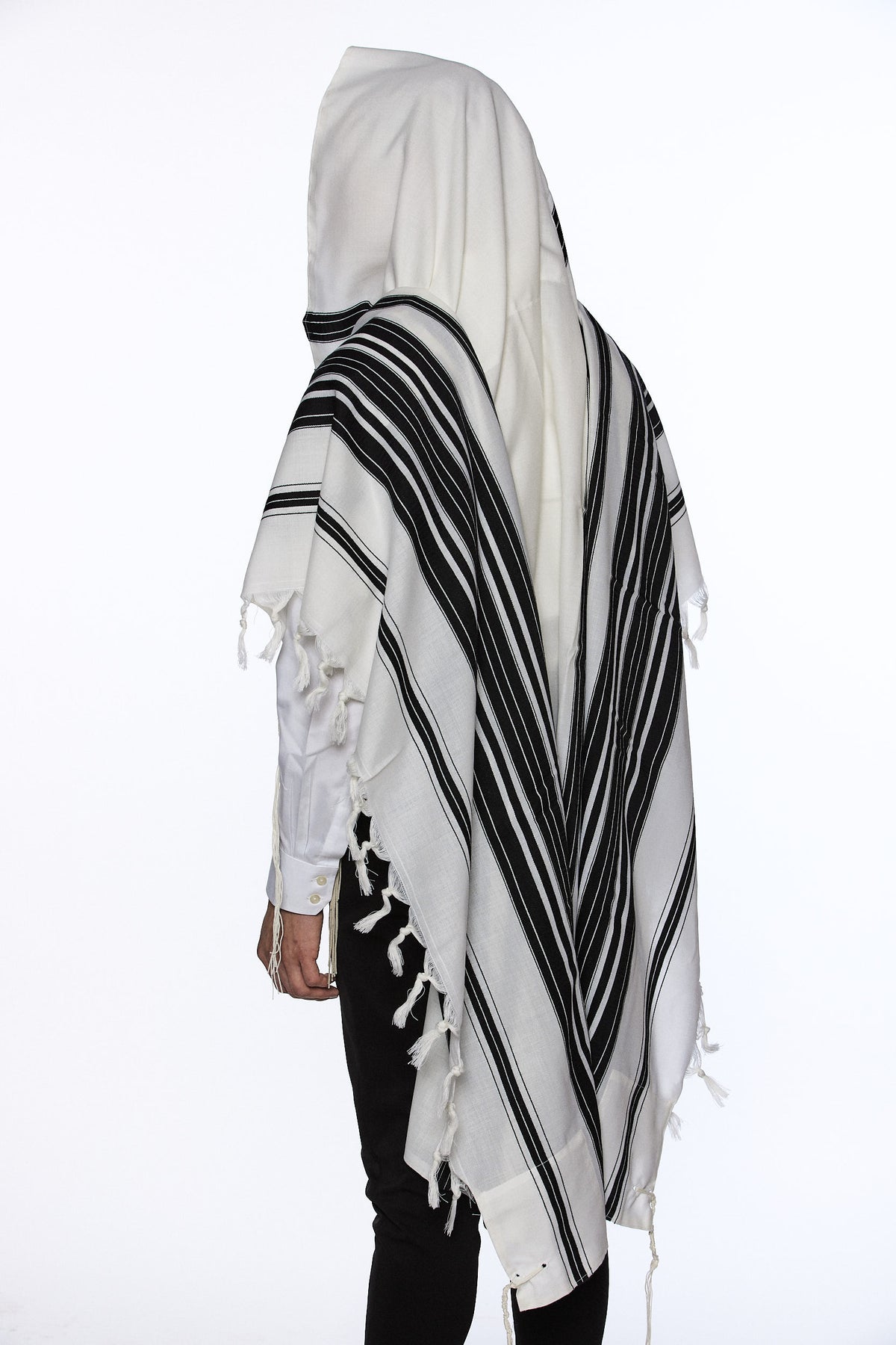 Chabad Edition wool tallit, tzitzit tied to Chabad minhag | MitzvahArt