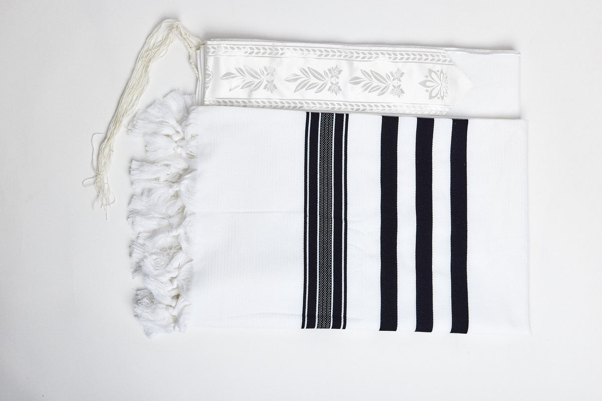 Tallit Chatanim cotton tallit, side view | MitzvahArt