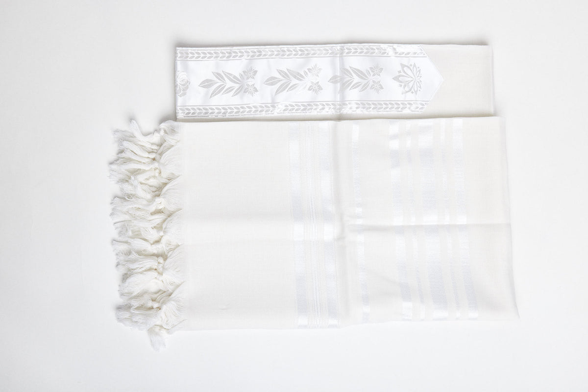 Mofet "Yishtabach" Wool Tallit
