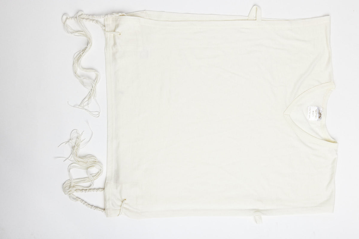 Wool t-shirt tzitzit, side view of the garment | MitzvahArt
