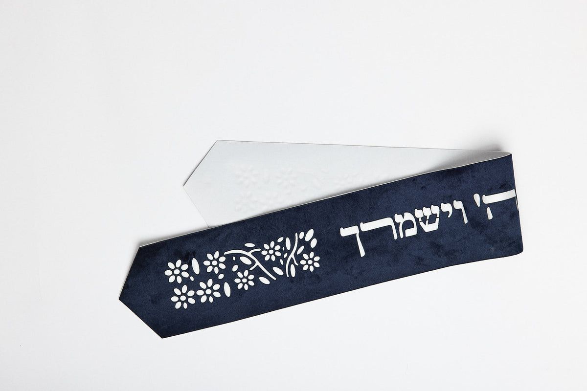Atarah sewn onto a tallit neckband | MitzvahArt
