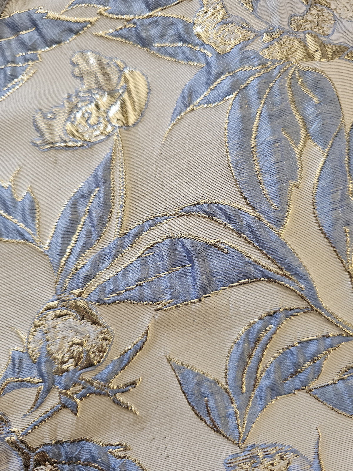 Sky Bloom matzah set, detail of the blue floral weave | MitzvahArt