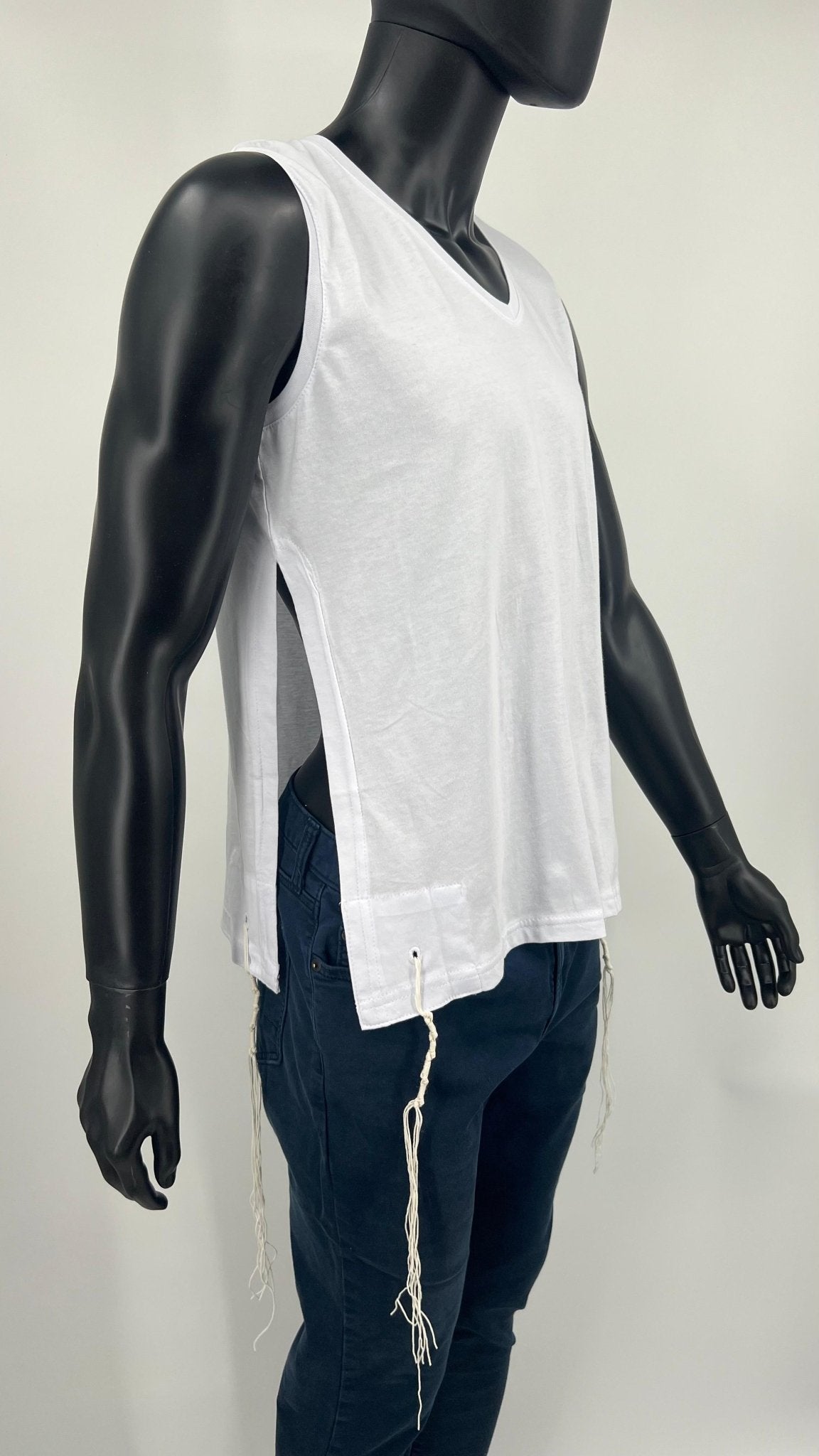 Chabad Tzitzit T-Shirt V-Neck Pack - Mitzvah Art (4)
