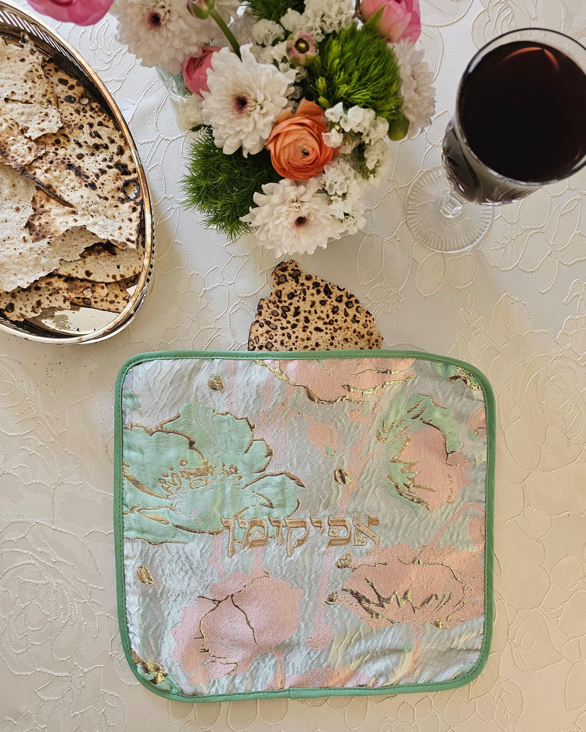 Golden Spring matzah set, close view of the gold embroidery | MitzvahArt
