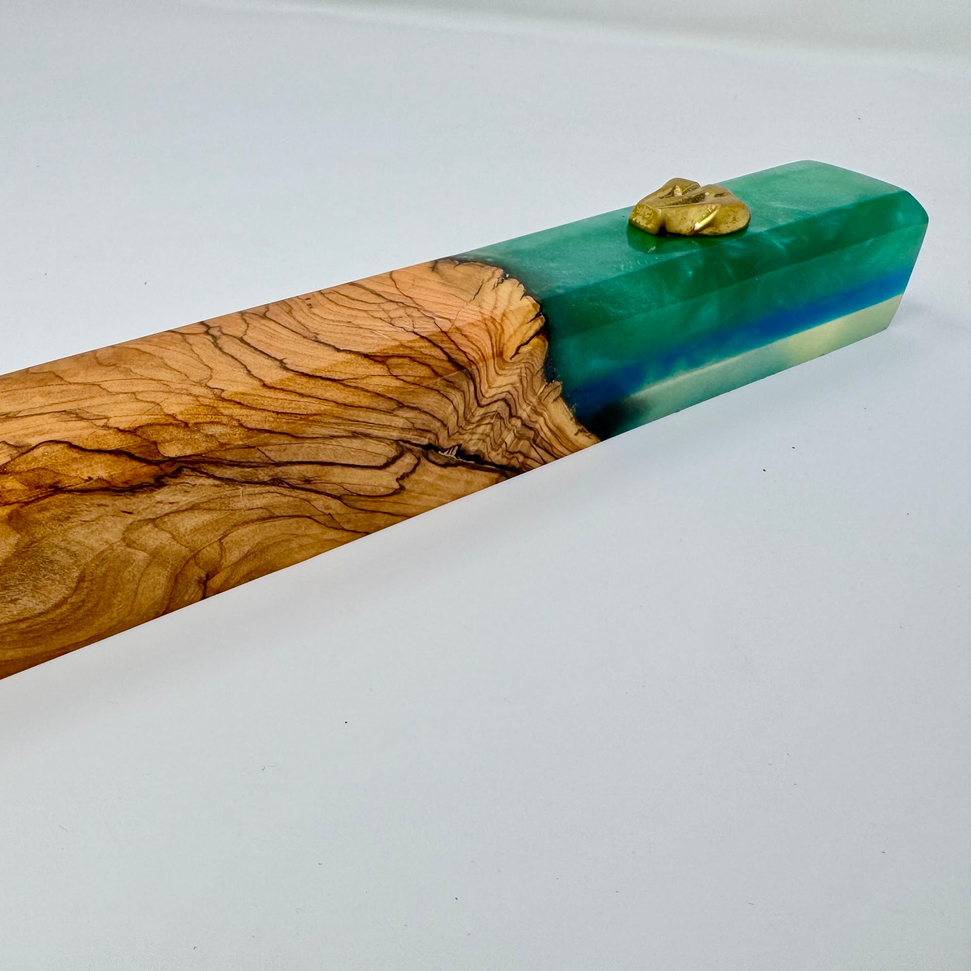 Emerald extra large mezuzah case, grain detail | MitzvahArt