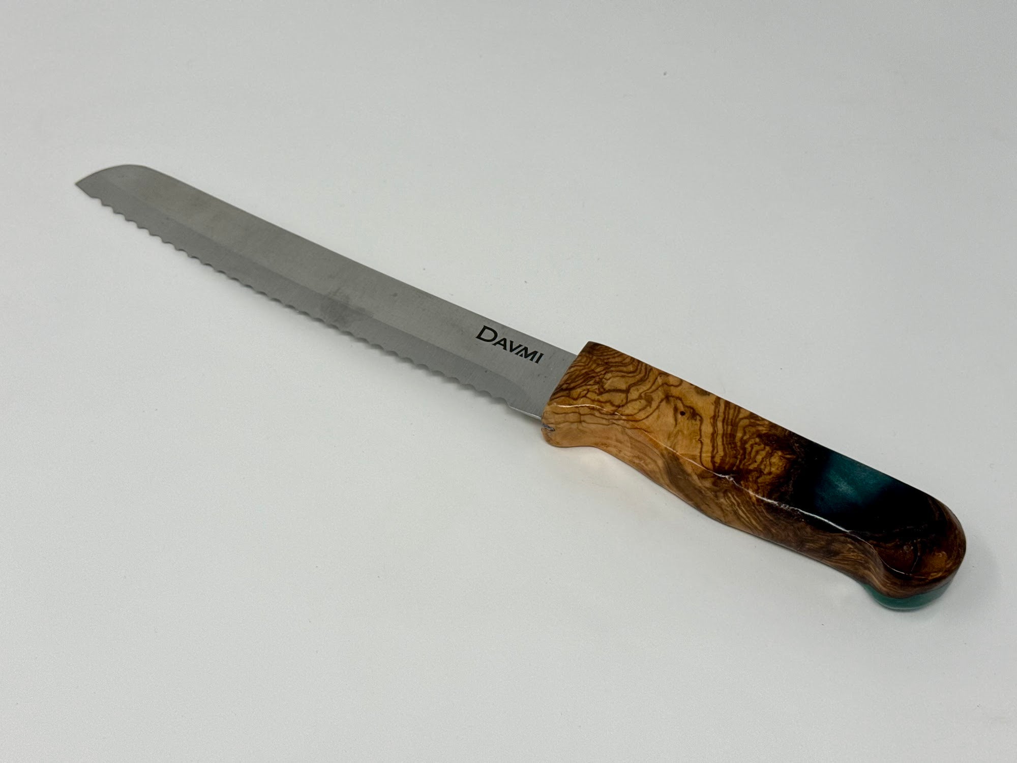 Hadras Kodesh challah knife, olive wood and onyx black epoxy handle | MitzvahArt