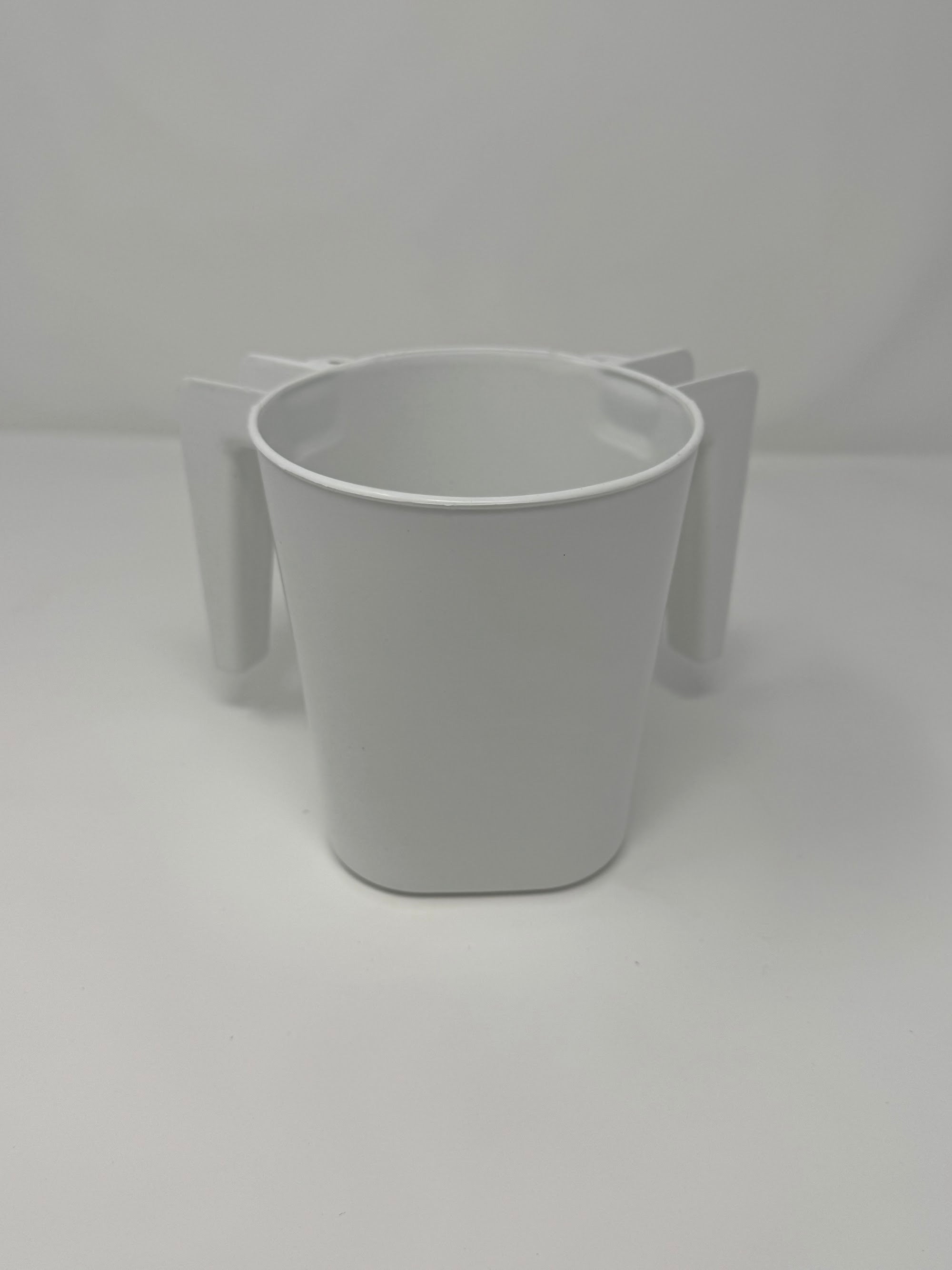 Plastic washing cup 13 cm in white, front view | MitzvahArt