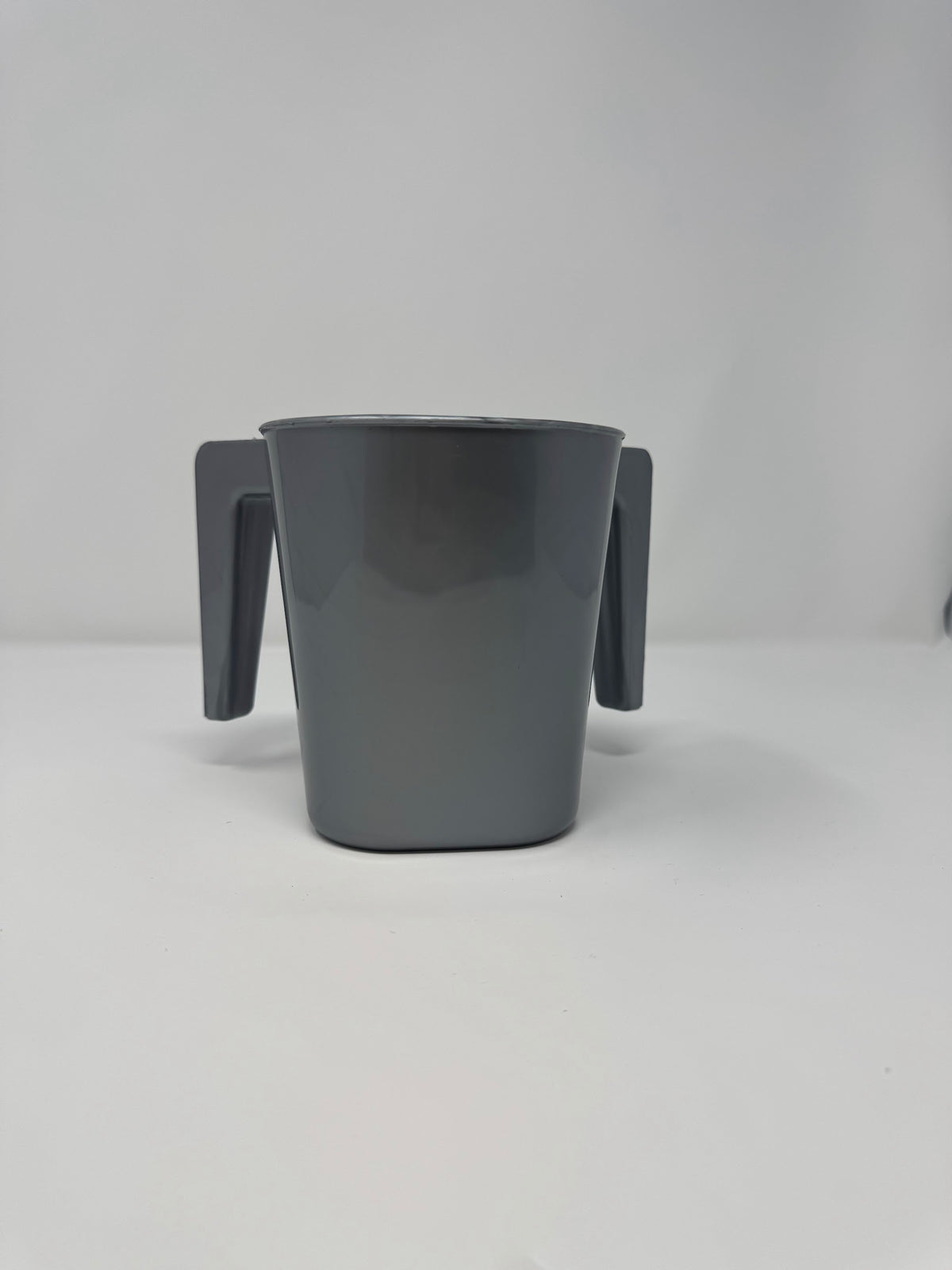 Plastic washing cup 13 cm in grey, front view | MitzvahArt