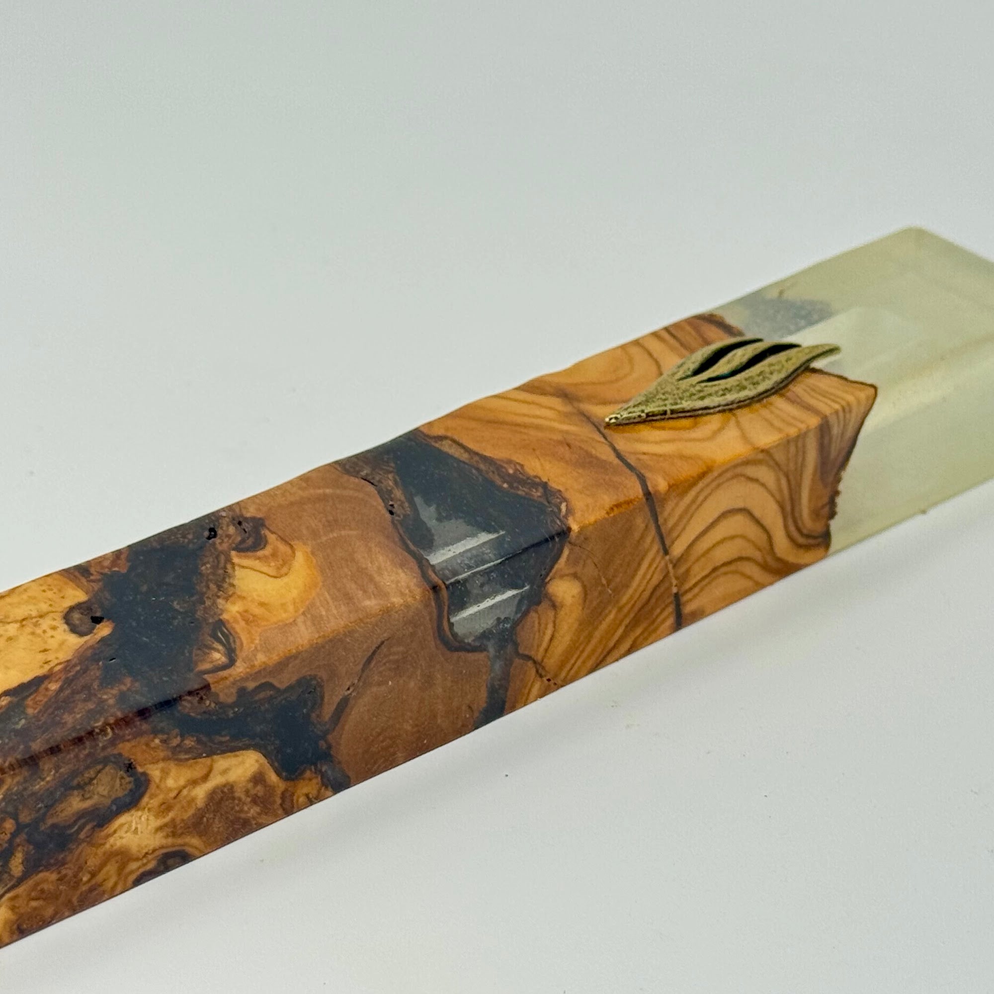 Premium mezuzah case No. 1, resin detail, 15 cm | MitzvahArt