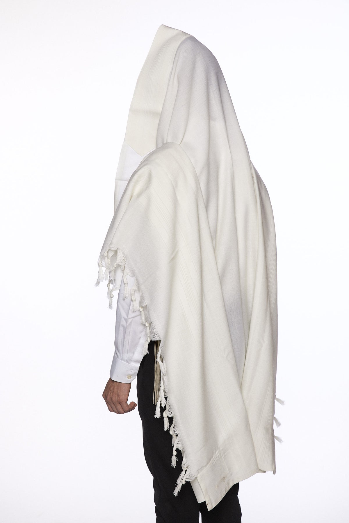 Mofet Yishtabach wool tallit with embroidered Yishtabach atarah | MitzvahArt