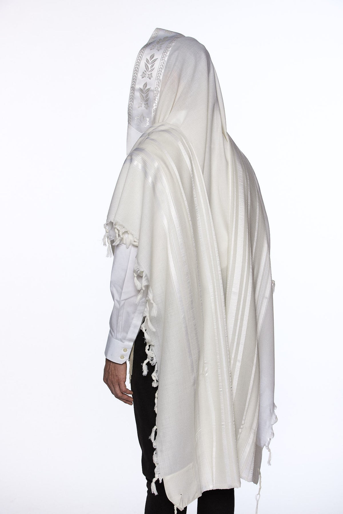 Mofet "Lamenatzeach" Wool Tallit – Classic Edition