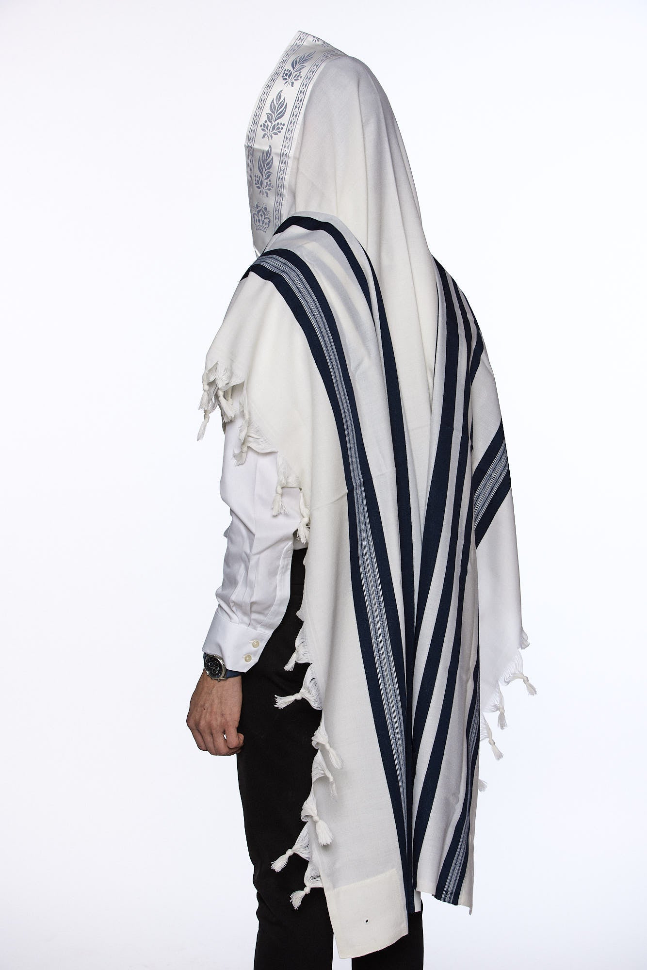 Mofet "Yishtabach" Wool Tallit