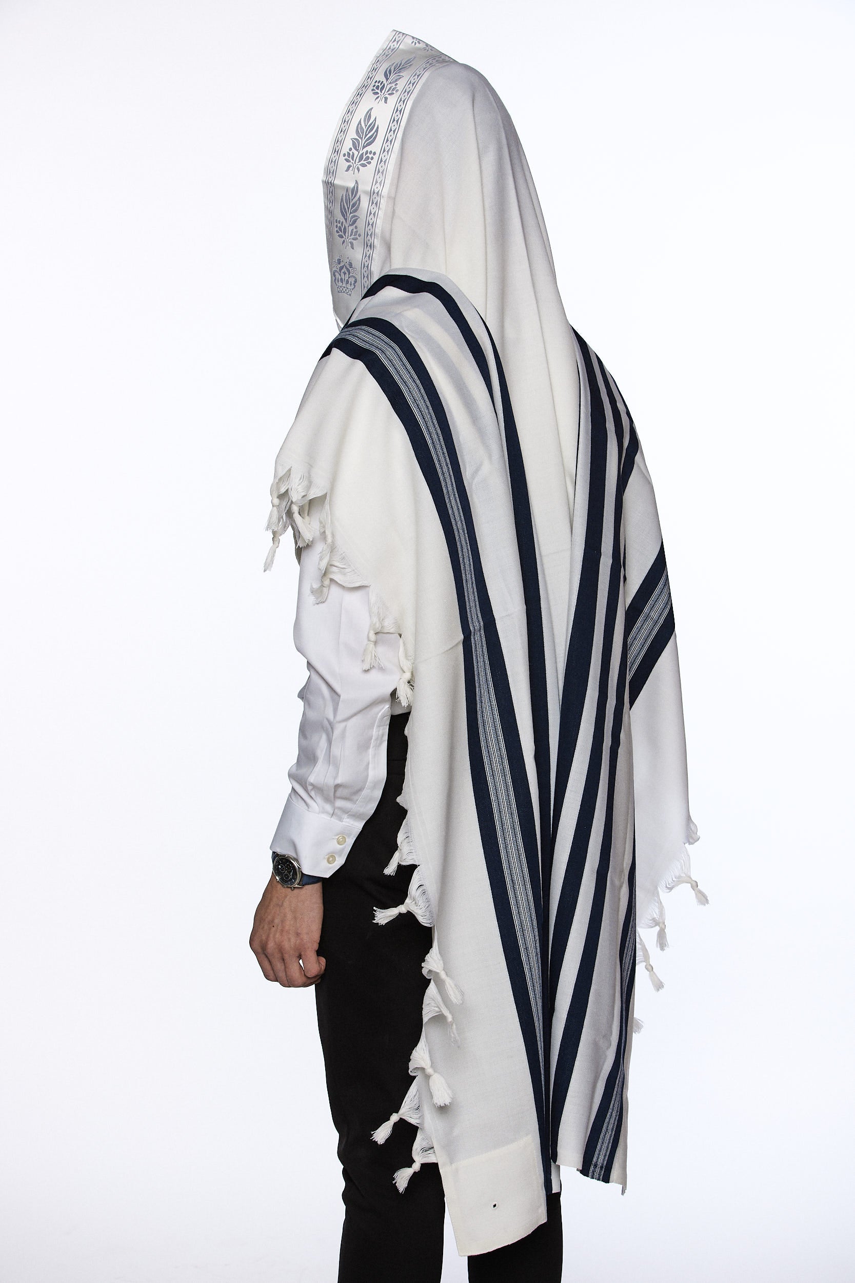 Mofet "Yishtabach" Wool Tallit