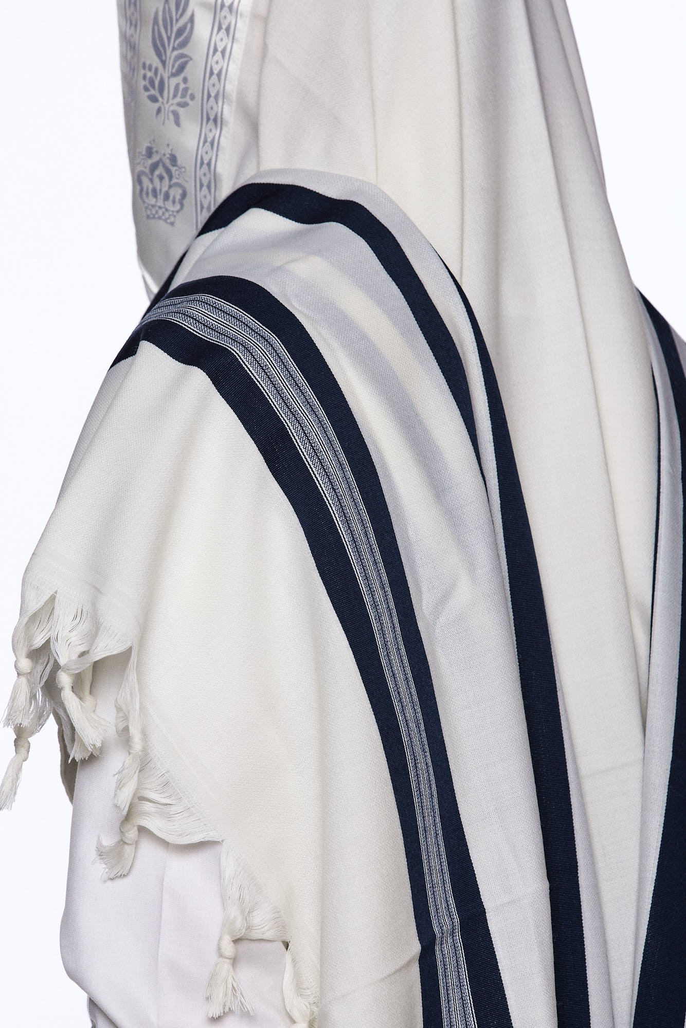 Mofet "Yishtabach" Wool Tallit
