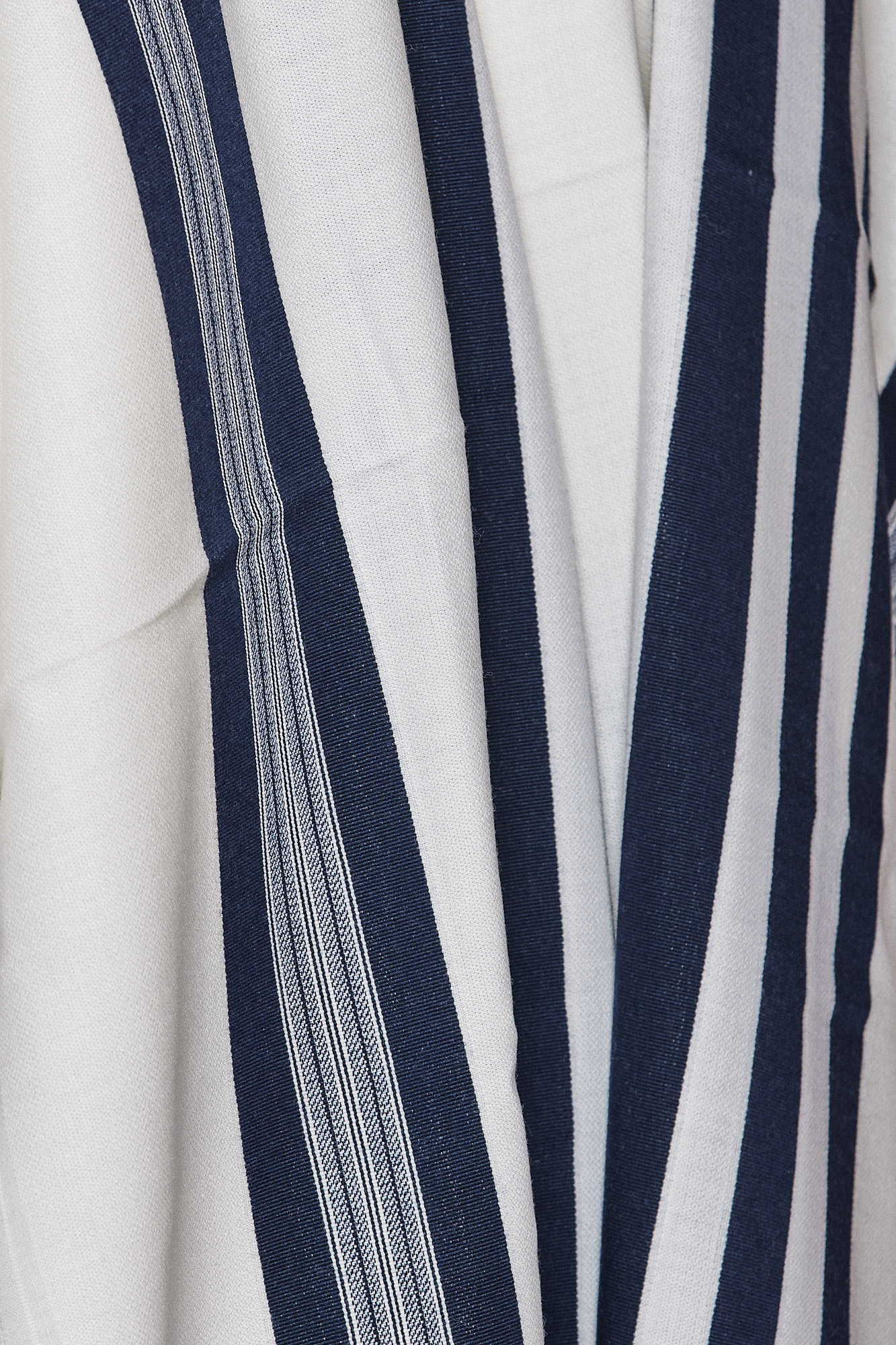 Mofet "Yishtabach" Wool Tallit