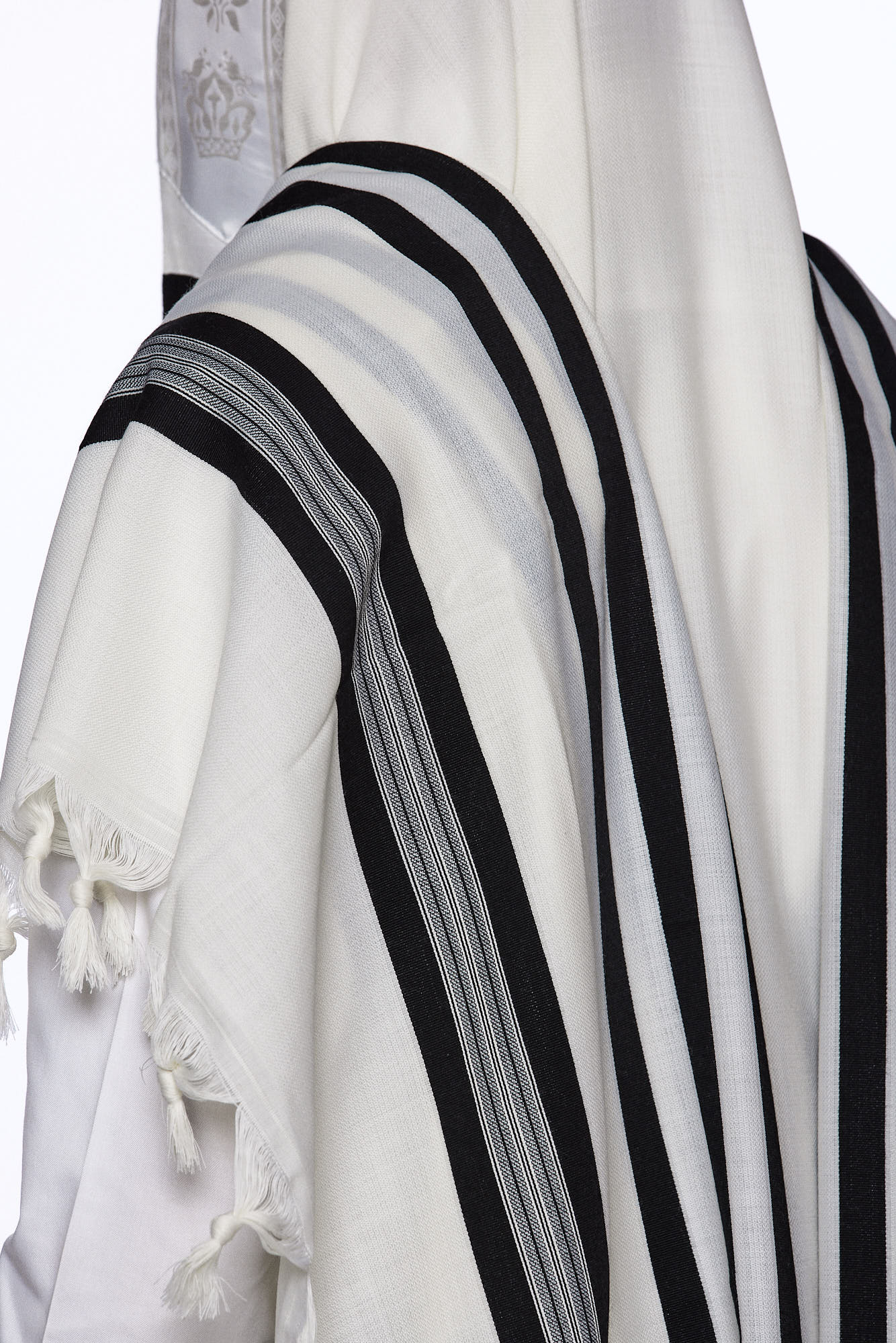 Mofet "Yishtabach" Wool Tallit