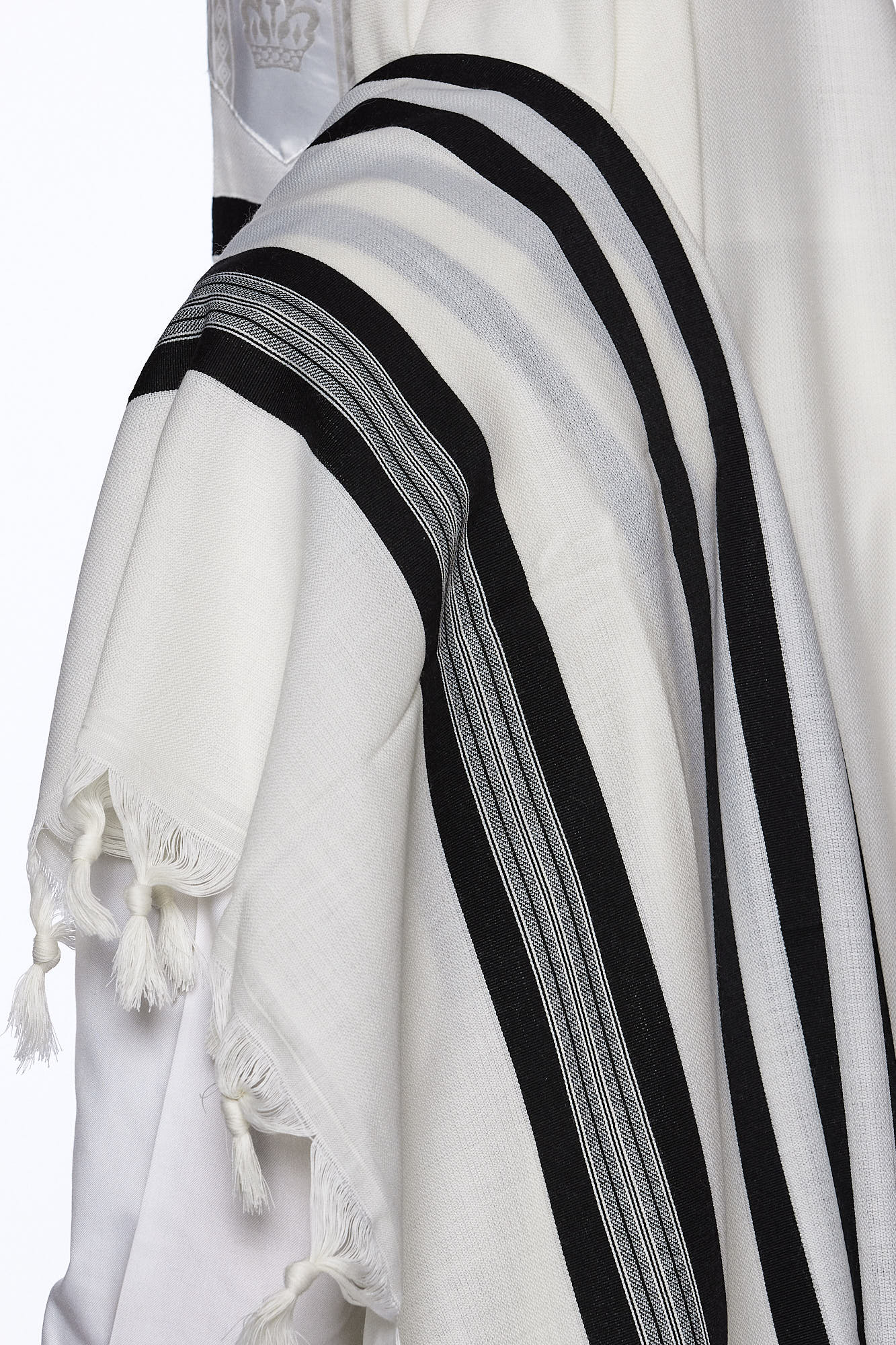 Mofet "Yishtabach" Wool Tallit