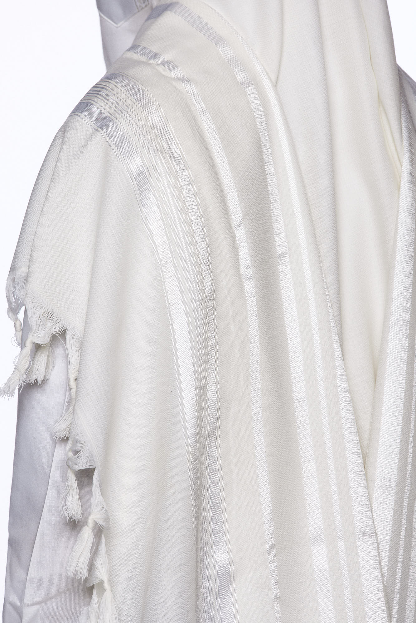 Mofet "Yishtabach" Wool Tallit