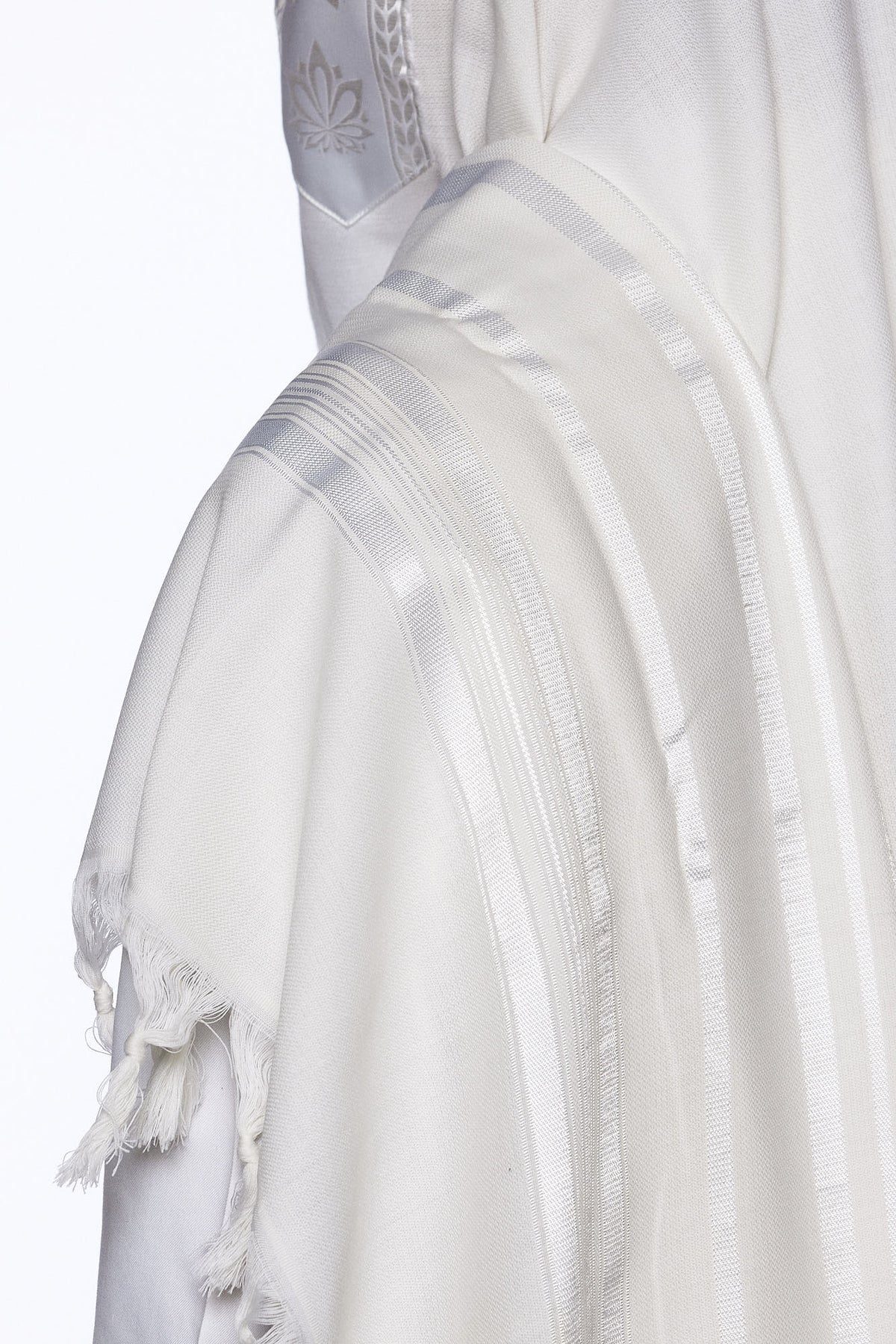 Mofet "Yishtabach" Wool Tallit