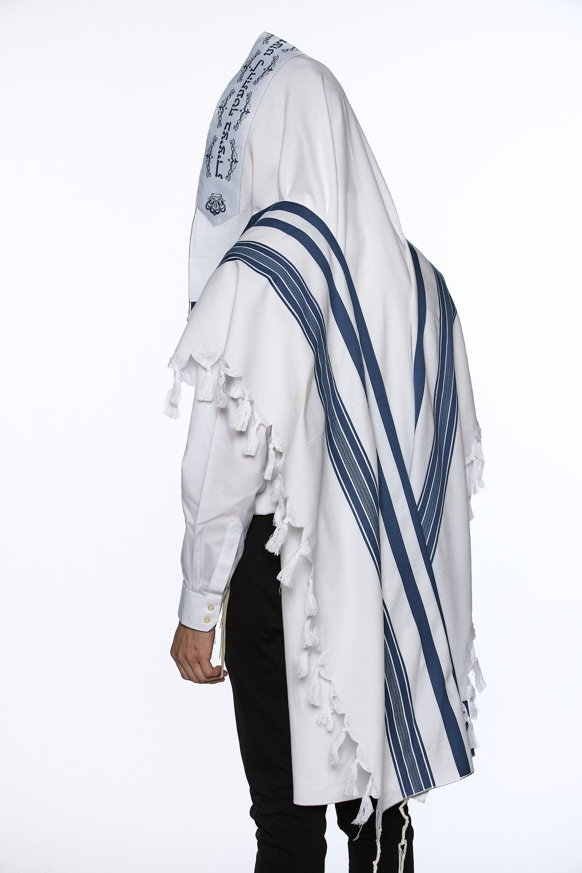 Tallit Chatanim, close view of the cotton checkered weave | MitzvahArt