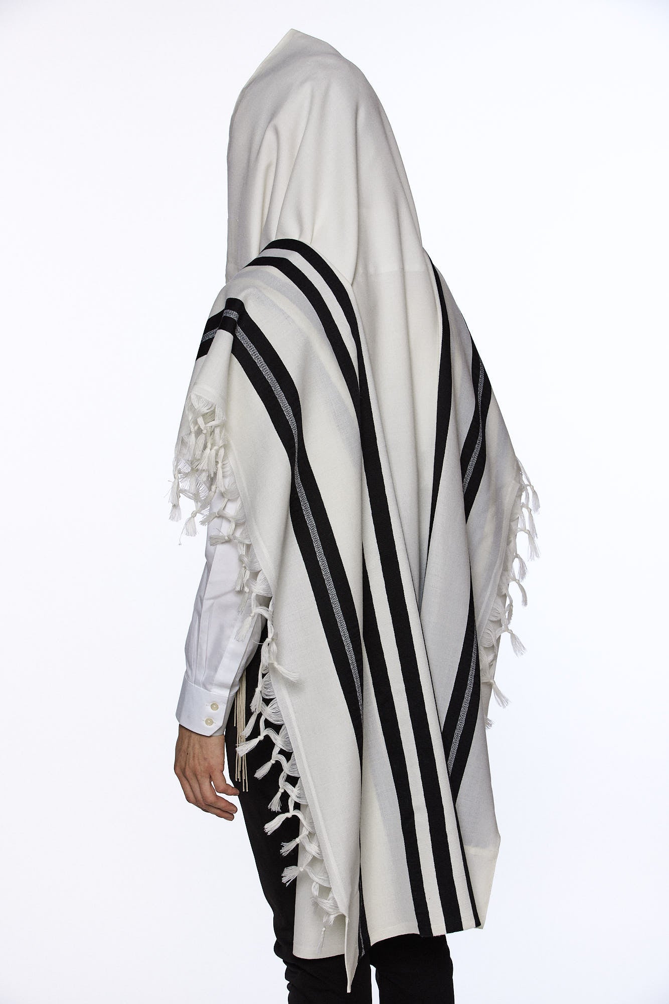 Premium Wool Tallit – Turkish Tradition with Double Fringes