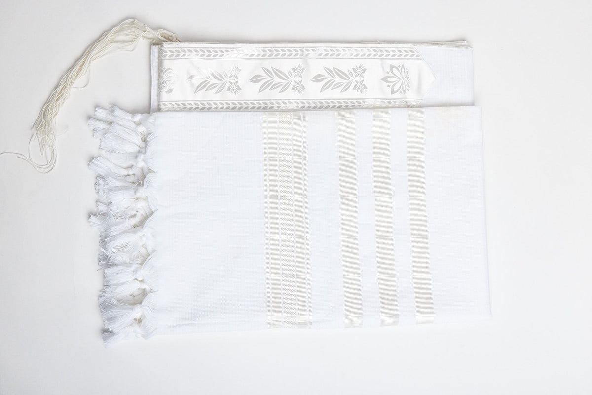 Mofet "Lamenatzeach" Wool Tallit – Classic Edition